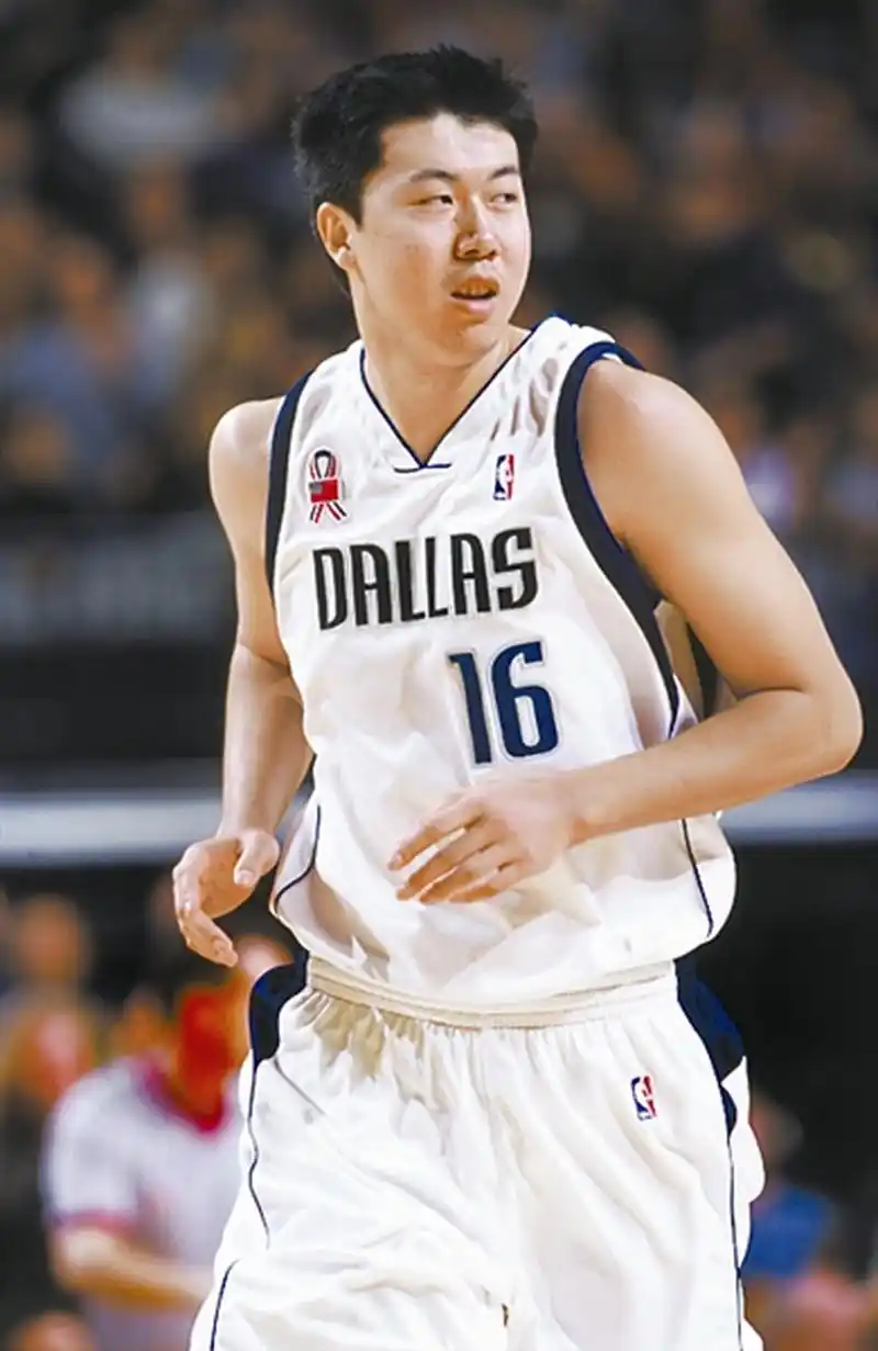 王治郅!入选2022中国篮球名人堂!