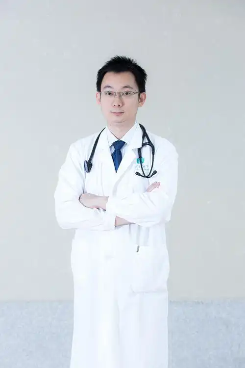 医师节有话说青年医师医生没有freestyle看病我们是专业的