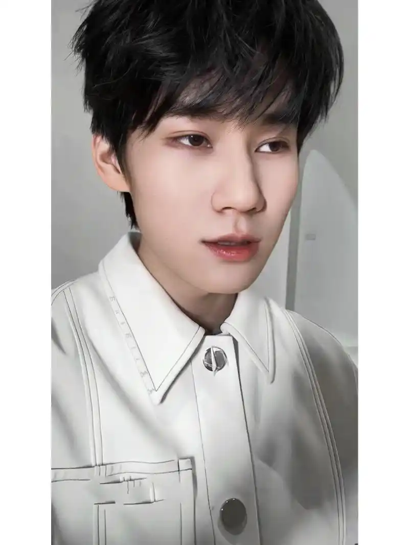 竖屏怼脸 颜值暴击99‖张真源手机壁纸 自修98