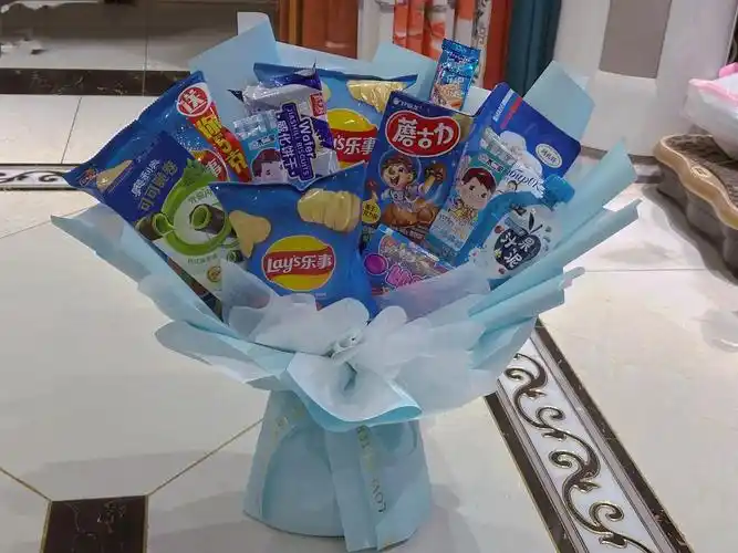 客定款 送给小朋友的零食花束#零食花束包装 #生日花束 # - 抖音