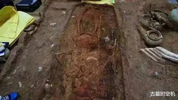 古怪"积石大墓"现身,怀孕女子为何独享最大墓葬?千年谜团待解