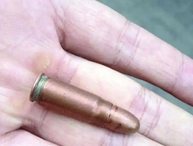 狙击手在射击前真的会在子弹壳上划两道