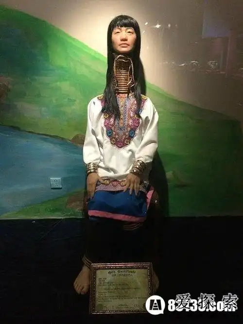 揭秘神秘部落世界上脖子最长的人