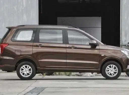 五菱宏光s1新车现卖多少饯五菱荣光s面包车