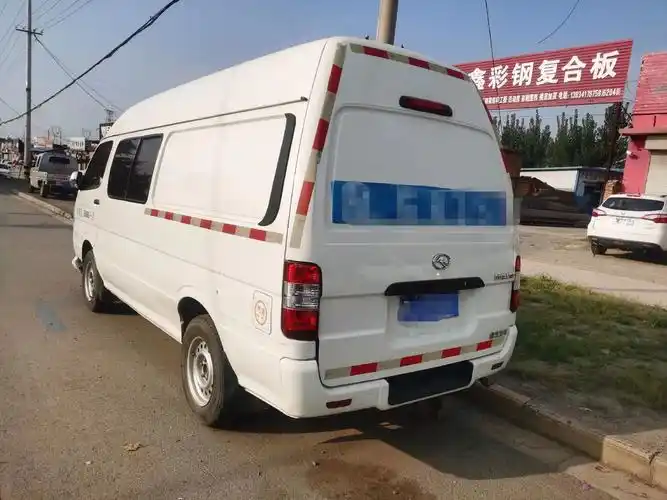 车主转行急售,金龙5座封闭式货车. - 抖音