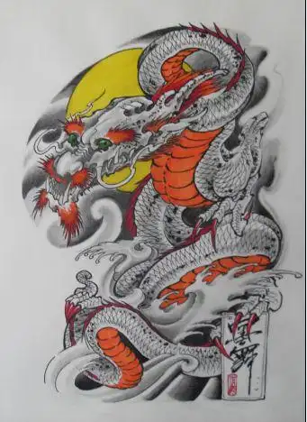 彩色半胛龙披肩龙纹身图案