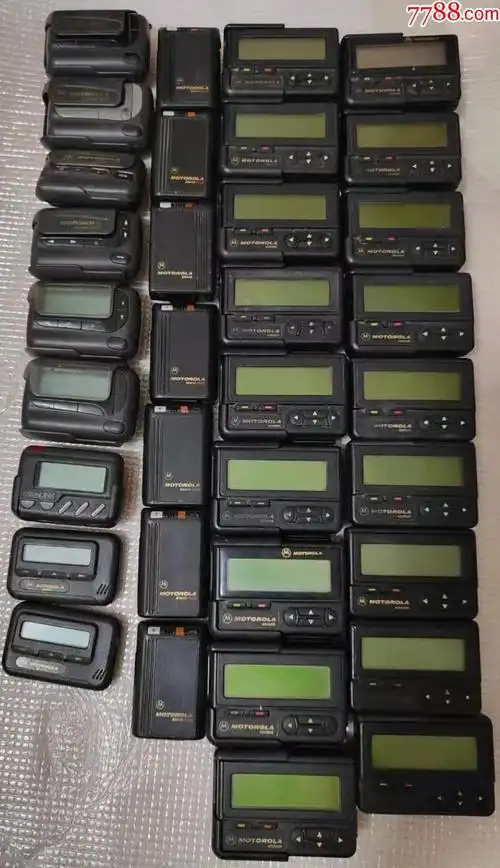 摩托罗拉汉显数字传呼机