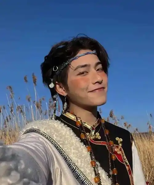 原创从厂弟到网红达人曾天天笑着面对生活生活也给了他笑的底气