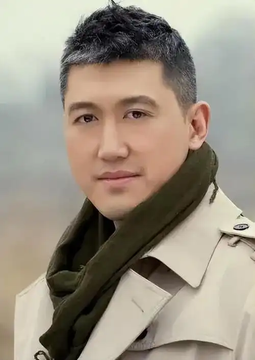 演员赵龙豪三次改名字一张坏蛋脸却被张译赏识