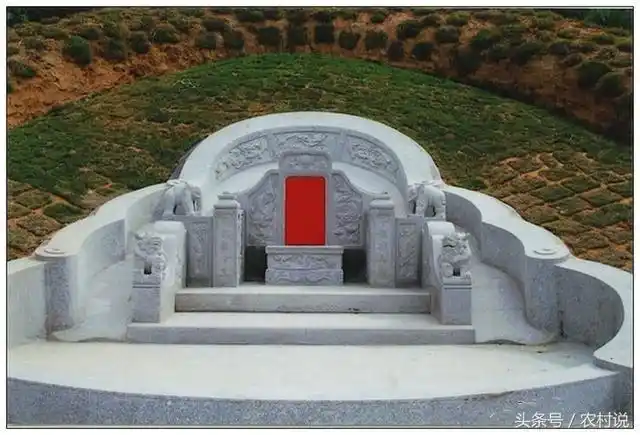 农村说农村坟墓堂前出现这二种水后代子孙非文武即为富人