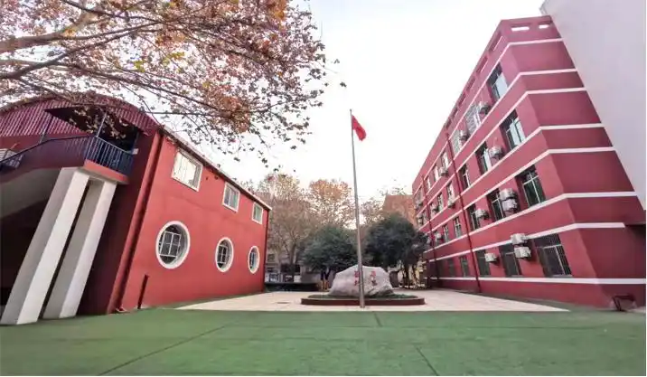校地携手育新翠同心提质揽芳华西安市雁塔区翠华路小学长大校区成长