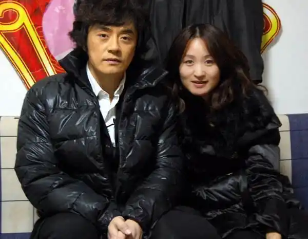 黄格选和白雪是什么关系黄格选的全家福照片