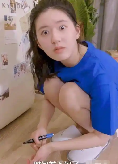 原创都说赵露思身材微胖运动完测量体重看清体重秤上数字懵了