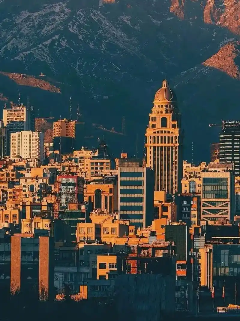 伊朗第一大城市—德黑兰,面积1300平方公里,人口1326万 - 抖音