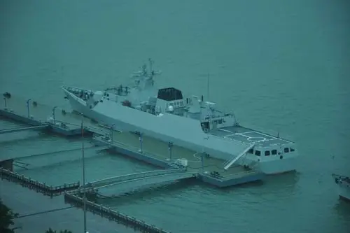 1 / 21 近日,有网友在厦门拍摄到了一艘中国海军056型护卫舰离开港口