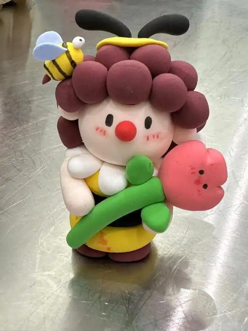 今天做的做完发现有点像大哥#超轻粘土手工 #亲手制作