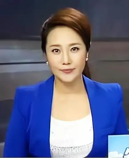 自从进入广东电视台以来,她主持的节目从《630新闻》改版成为《珠江