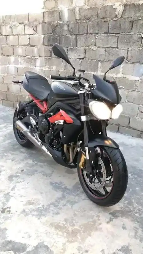 赤峰苍狼机车:  新货发布,16年凯旋青蛙王子675,原板补漆,箭牌排气