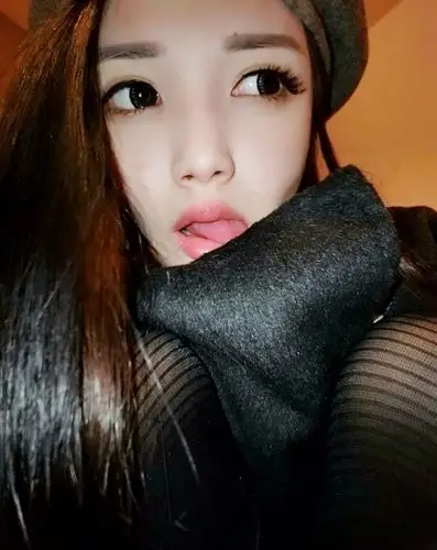 南宫晨,性感的瓷娃娃_看图_性感吧_百度贴吧