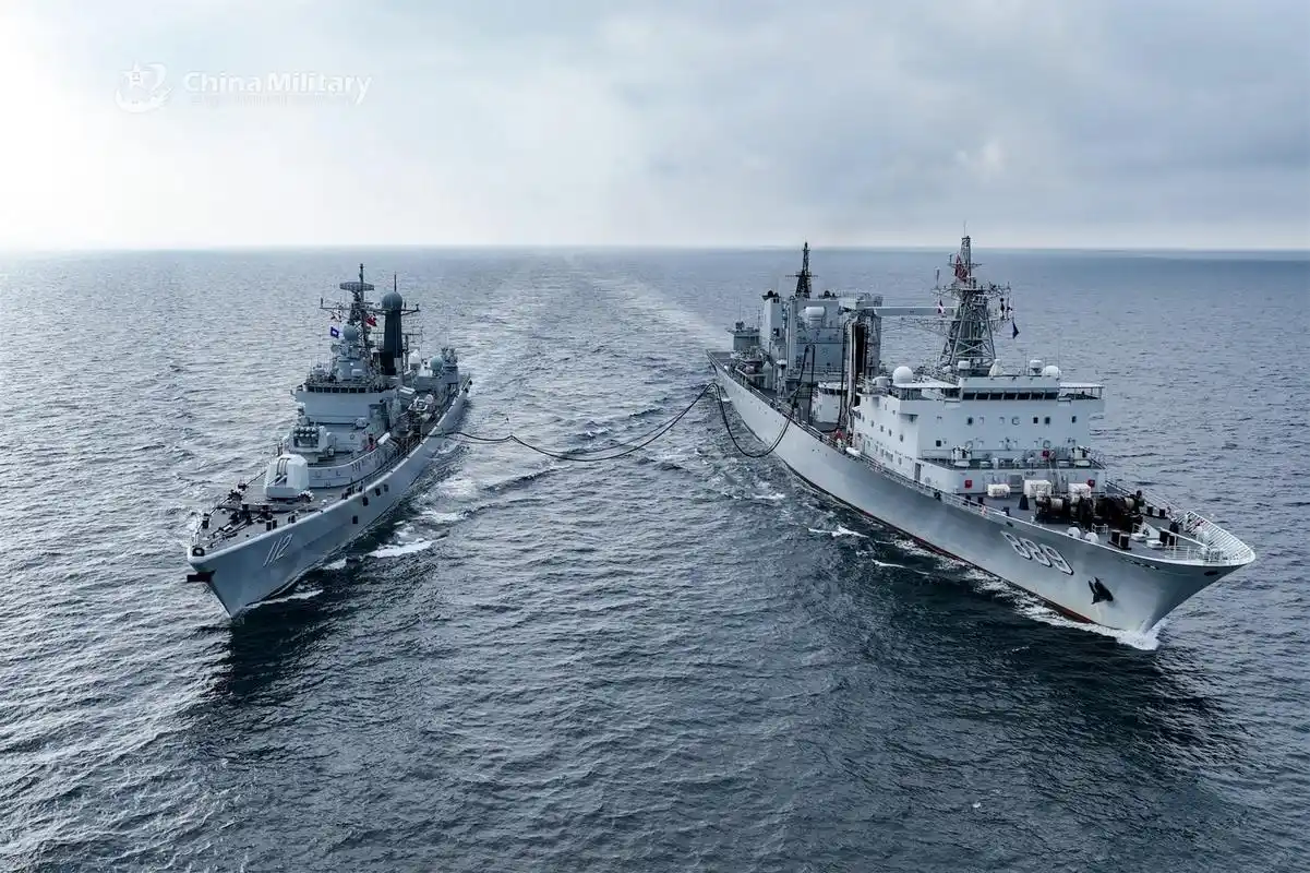 我国海军的『中华第一舰』,哈尔滨号驱逐舰于1989年9月8日开工建造