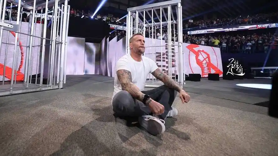 cm朋克惊喜回归wwe,兰迪奥顿时隔18个月重返赛场大杀四方!