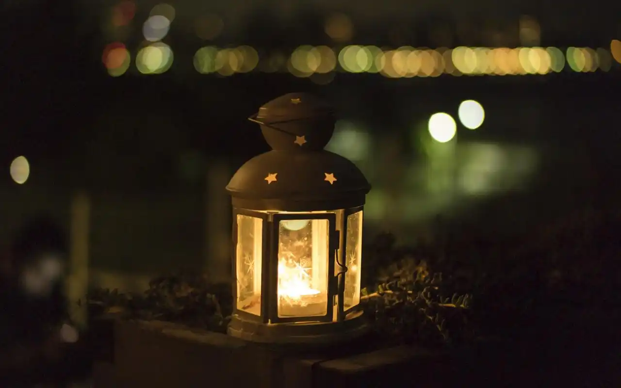 唯美闪亮的灯光高清图片桌面壁纸