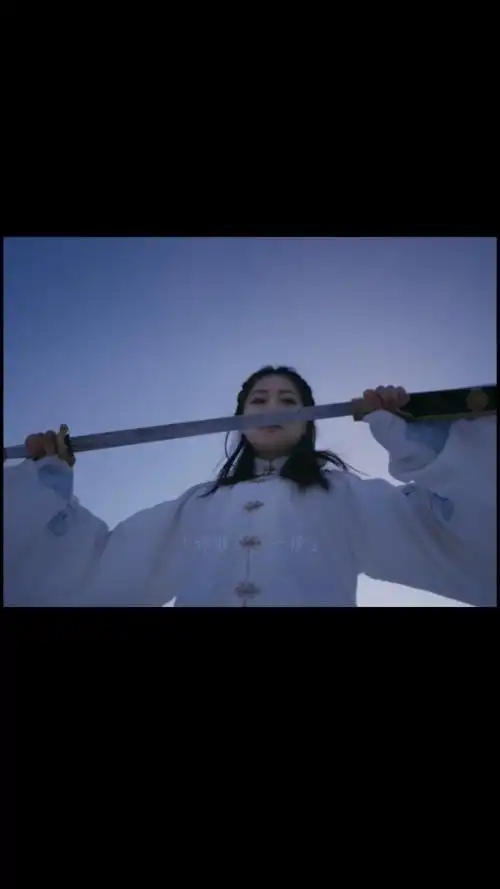 娉婷郡主见不到皇上,公然烧了座宫殿;那人气冲冲赶来,无奈:你又胡闹