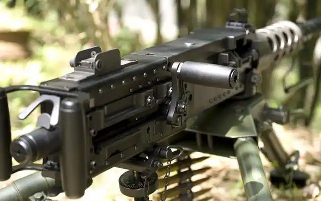 世界名枪:服役时间跨越百年,依旧宝刀未老的美军m2勃朗宁重机枪