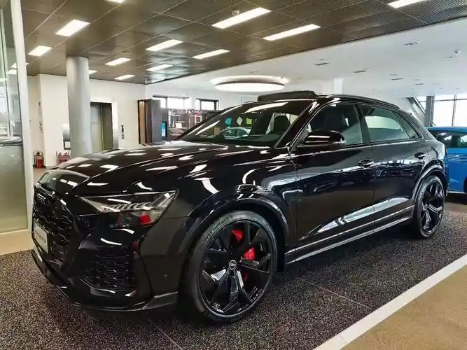 audi奥迪q8rs性能家族傲然巅峰之作