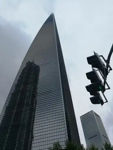 [东方明珠]黄浦江畔的巨人,上海的标志之一,亚洲第一