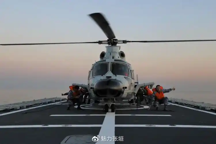 中国人民海军张家口舰正式入列战斗序列舰歌发布