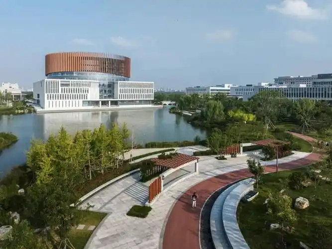 新作淄博大学城一期图书馆会堂及学生活动中心清华大学建筑设计研究院