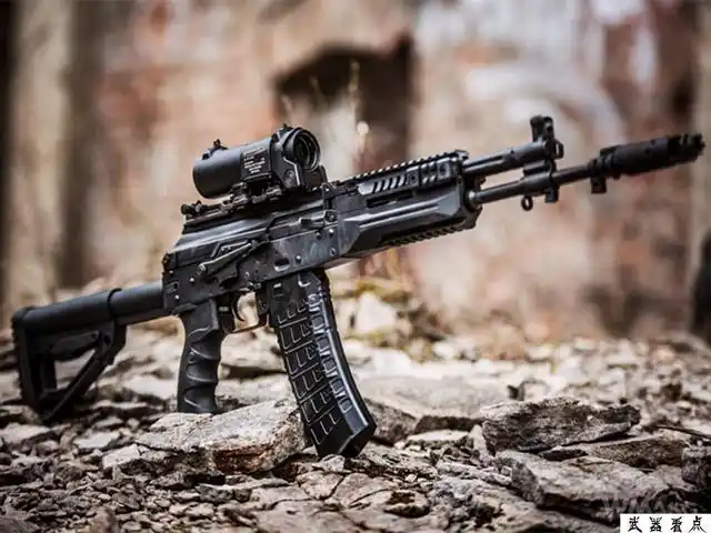 军事丨俄罗斯新一代ak12突击步枪弹夹还是重新设计的