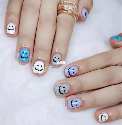 可爱的笑脸美甲笑口常开手脚安排
