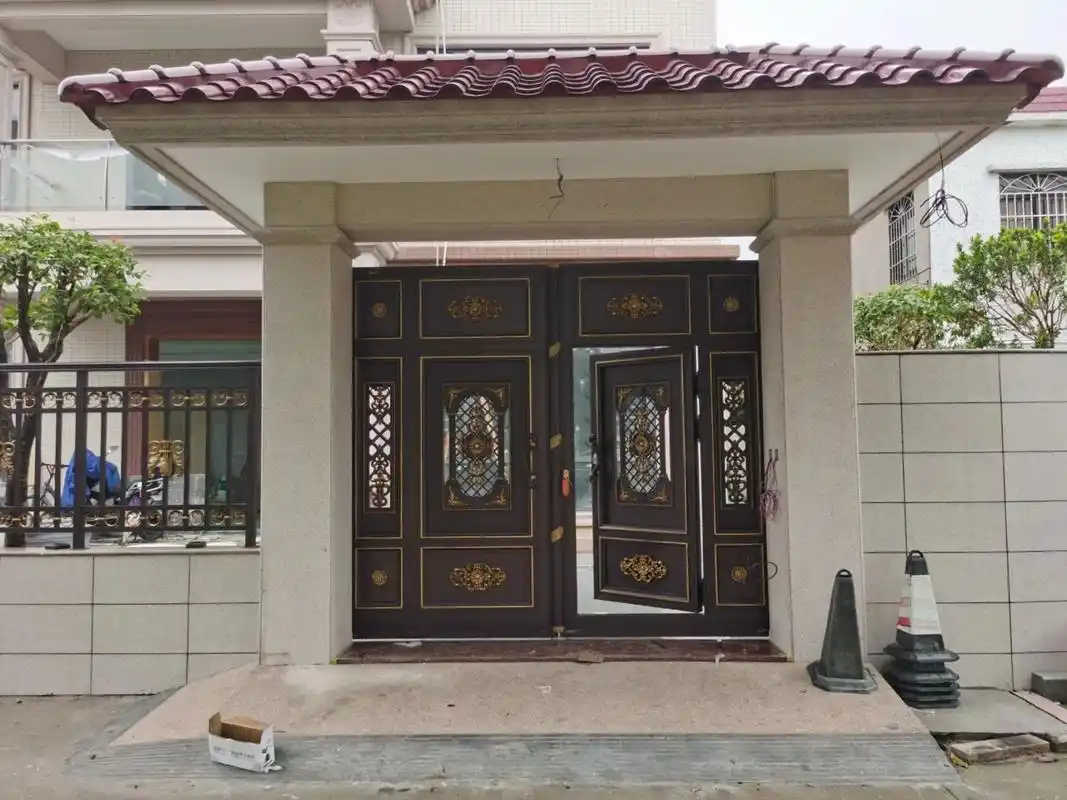 自建房庭院大门这样装也是一绝.