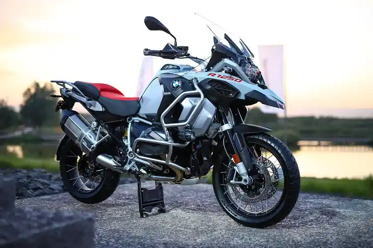 bmw 全新 r 1250 gs新浪汽车讯 2019年7月25日晚,bmw摩托车全新r 1250