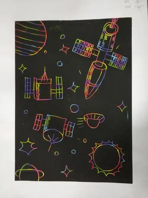 其它 刮画创作   第二幼儿园老师们五彩缤纷的刮画作品,带您走进神秘