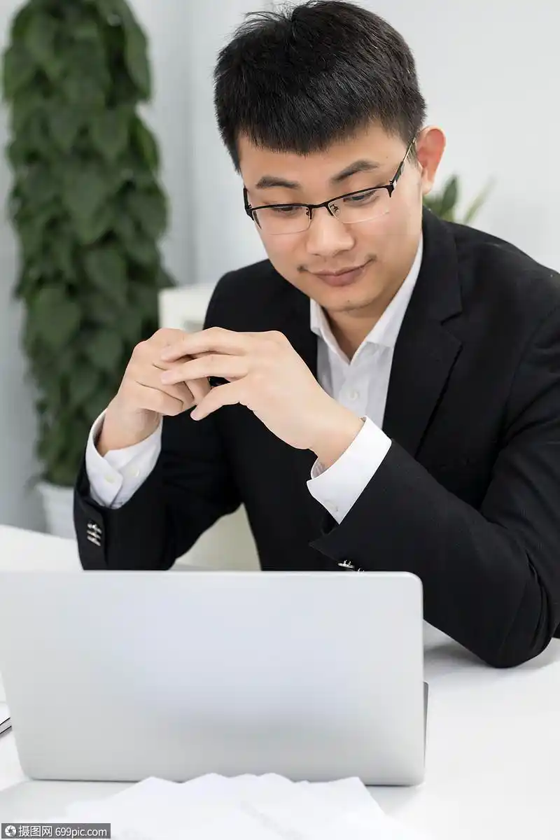 照片 商务办公 工作场所 办公室白领商务形象.jpg