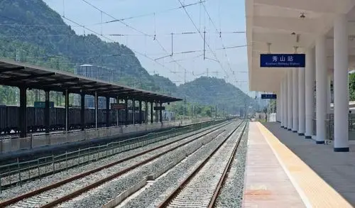 秀山火车站列车减少致使群众出行不便官方正积极协调开通专列