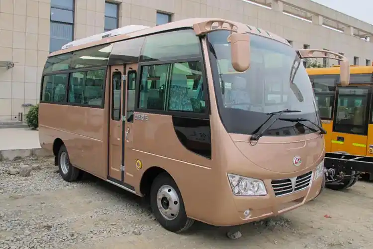 楚风19座小型客车,线路营运6米客车