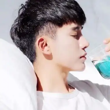 很帅又很魅力阳光真实好看帅哥头像帅气男生头像霸气又很酷成熟