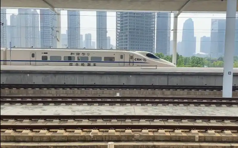 【京广高铁】中国铁路总公司综合检测车crh2a-2010担当京广高铁月度