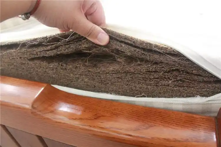 因为椰棕是含糖分的,如果 去糖不彻底就比较容易长虫发霉!