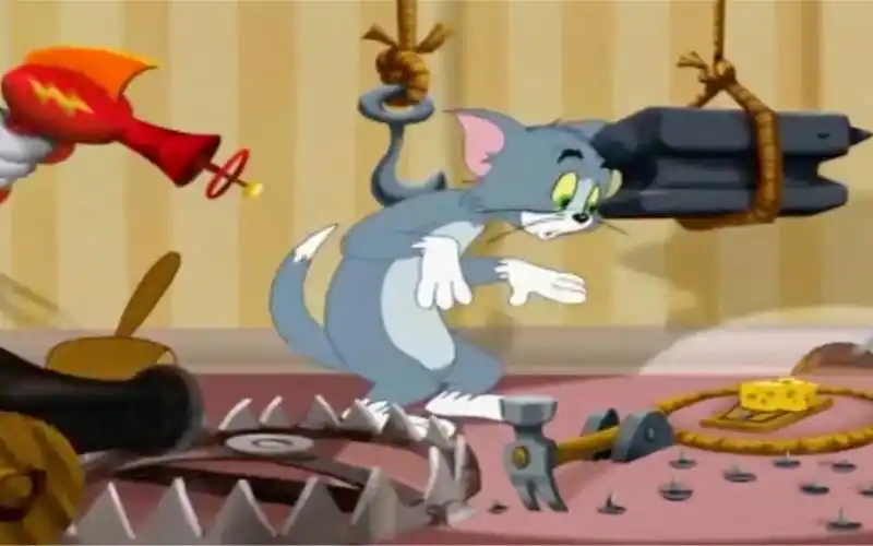 为了抓杰瑞,汤姆呕心沥血,在老鼠洞前设计机关