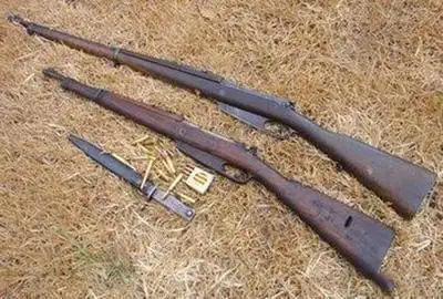 (八路军制作出来的第一个像样的武器,"八一"式步枪)