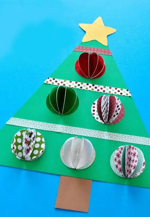 幼儿园大班圣诞节亲子手工卡纸制作立体圣诞树步骤图解