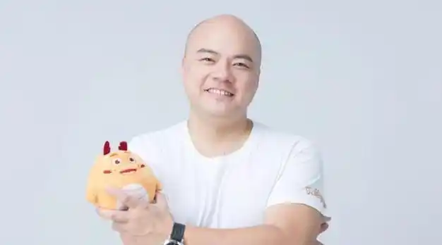 父母接连离世,和老婆生育一对儿女|演员|广东|笑星|卢海潮|外来媳妇