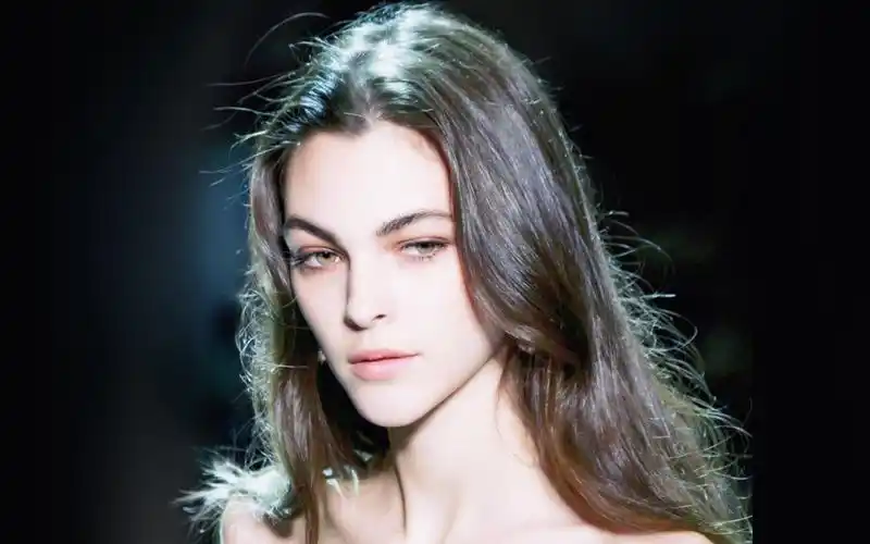 8503 微博 04 查看更多 a 微关系 他的关注(459) jorjasmithupdates