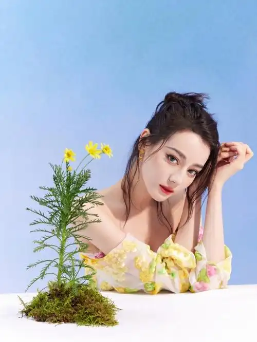 迪丽热巴是今天最美的花仙子真的太迷人了