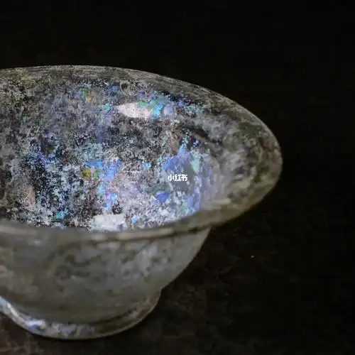 可能是卷帘大将打落凡间的那件琉璃盏吧